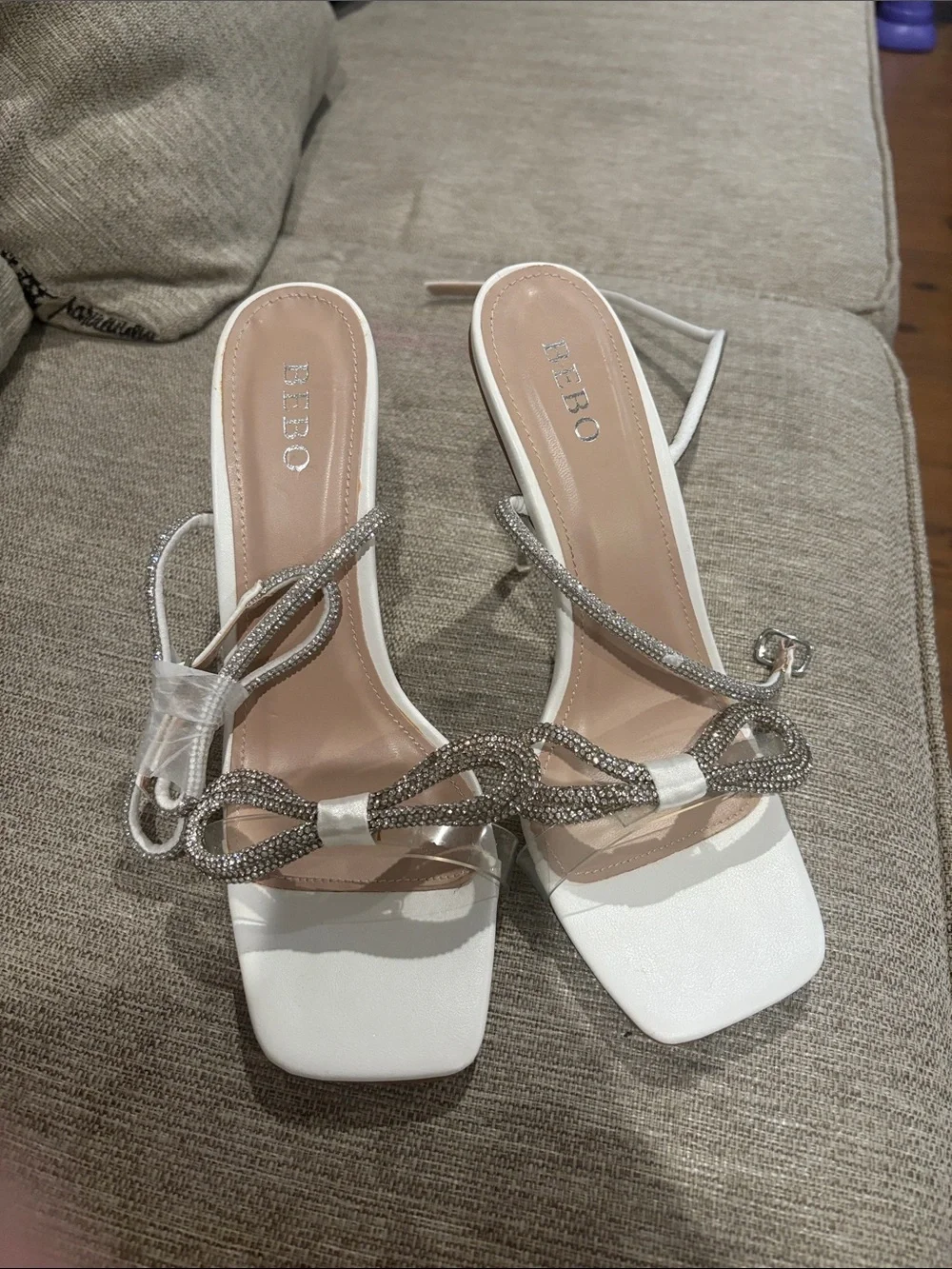 Bebo rebo white